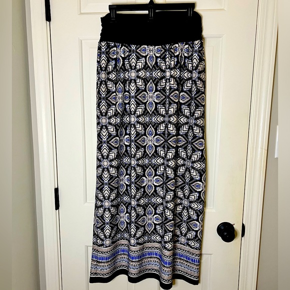 AGB Dresses & Skirts - AGB maxi skirt black/tan/blue size 1X